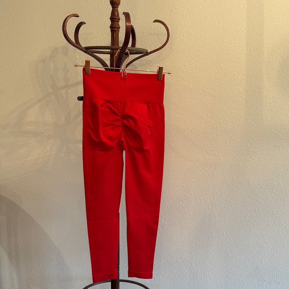 HALARA Bold Red High-Waisted Leggings 7/8 sculpt